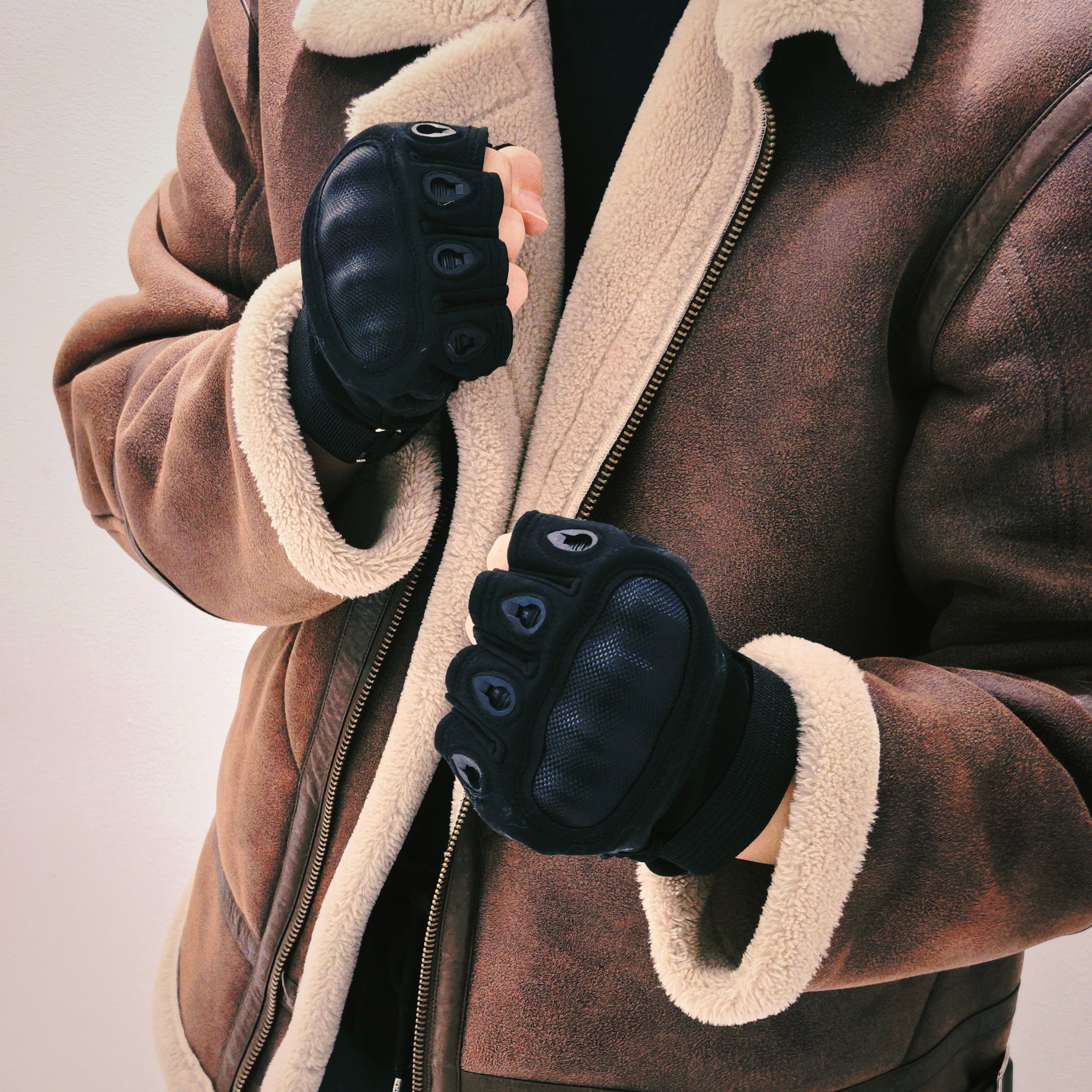 Resident Evil Leon Inspired Ta - Cut Resistant Glove recensie en prijs