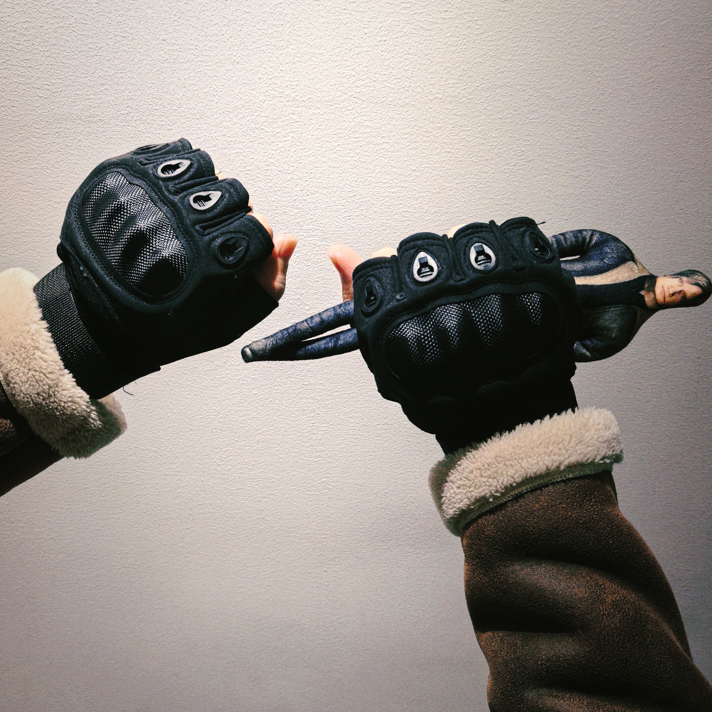 Resident Evil Leon Inspired Ta - Cut Resistant Glove recensie en prijs
